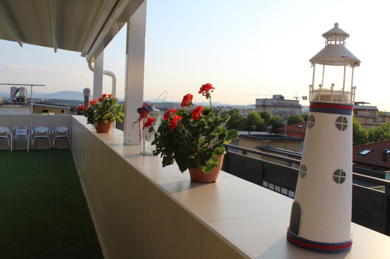 Hotel Aurora Mare Rimini Bagian luar foto